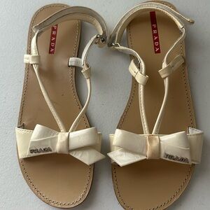Prada Kids Girl Cream Bow Thong Sandals Ankle Strap Designer Flats Size 4–4.5